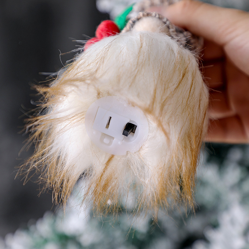 Weihnachtlicher Wichtel-Anhänger mit Strickmütze