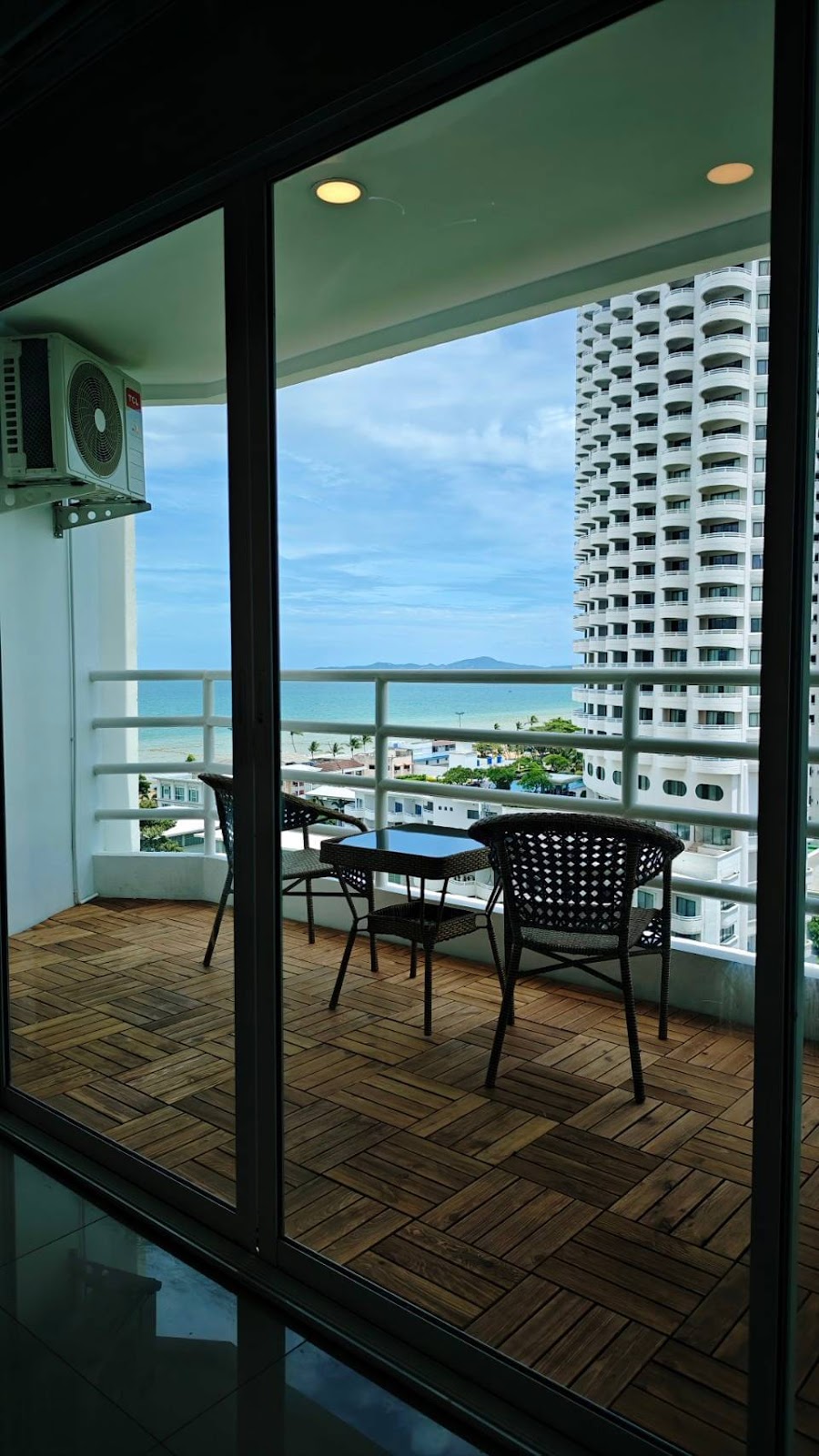 View Talay 8/F30 LARGE LUXURY STUDIO · 1 BATH · 48 SQ M · 1 BALCONY · FANTASTIC SEA VIEW