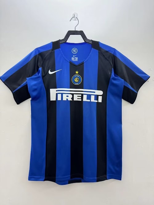 Equipación local del Inter de Milán 2004-05.jpg
