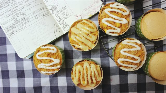 Bánh Bông Lan Trứng Muối Chà Bông Sốt Chanh Dây