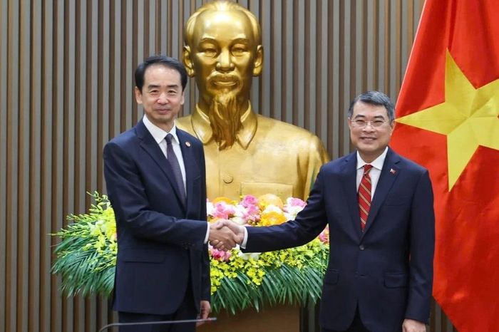 Thủ tướng Lê Minh Hưng tiếp Đại sứ Trung Quốc Hà Vĩ - Đài Phát thanh và truyền hình Hà Nội