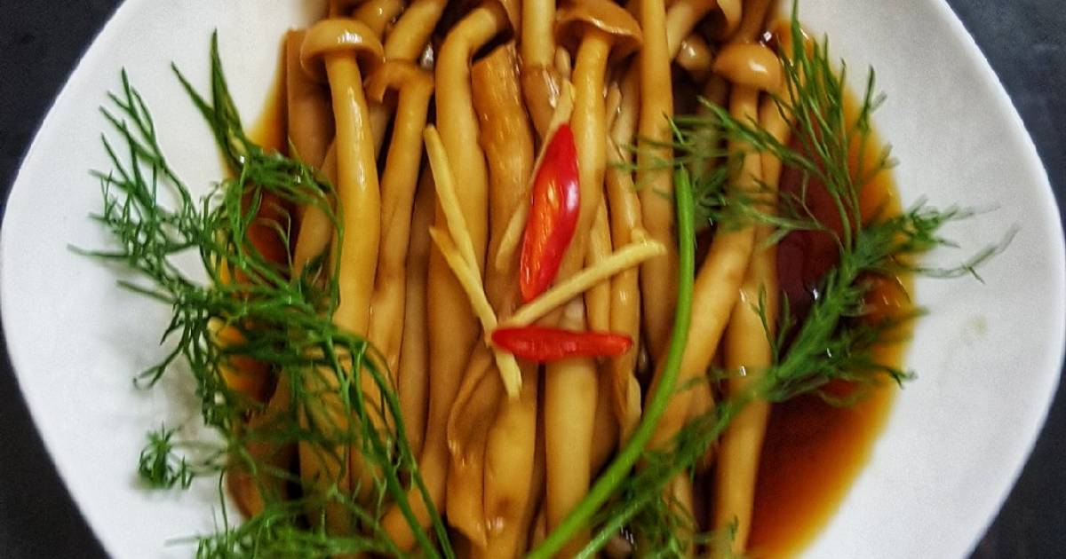 Nấm hải sản hấp xì dầu, gừng