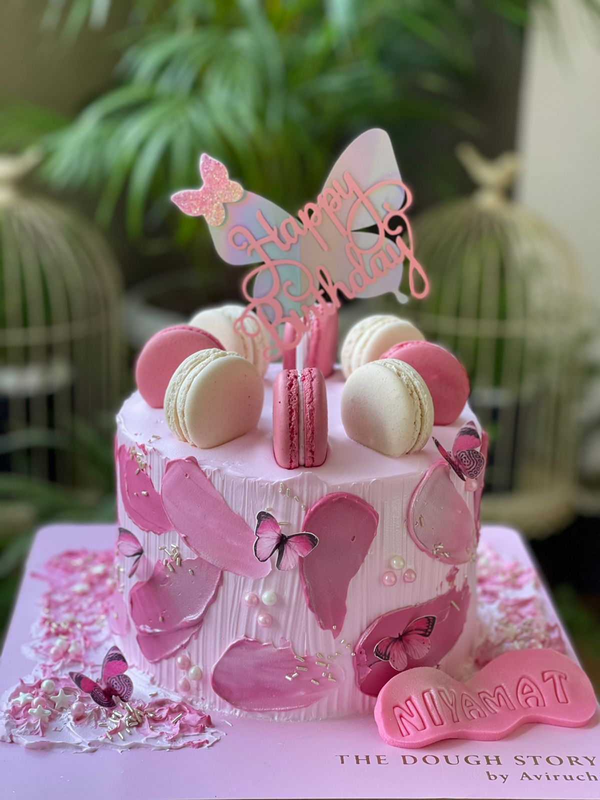 Elegant floral wedding cake