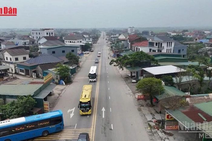 Đề xuất miễn giảm nhiều loại phí để kéo giảm giá cước vận tải - Báo Nhân Dân
