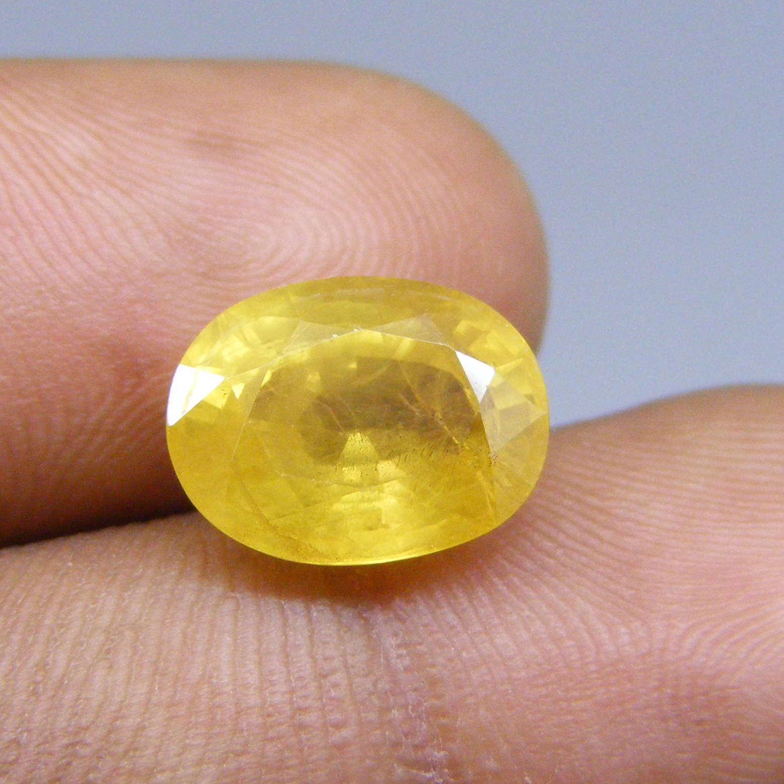 Natural bangkok Yellow Sappire 5.59 cts
