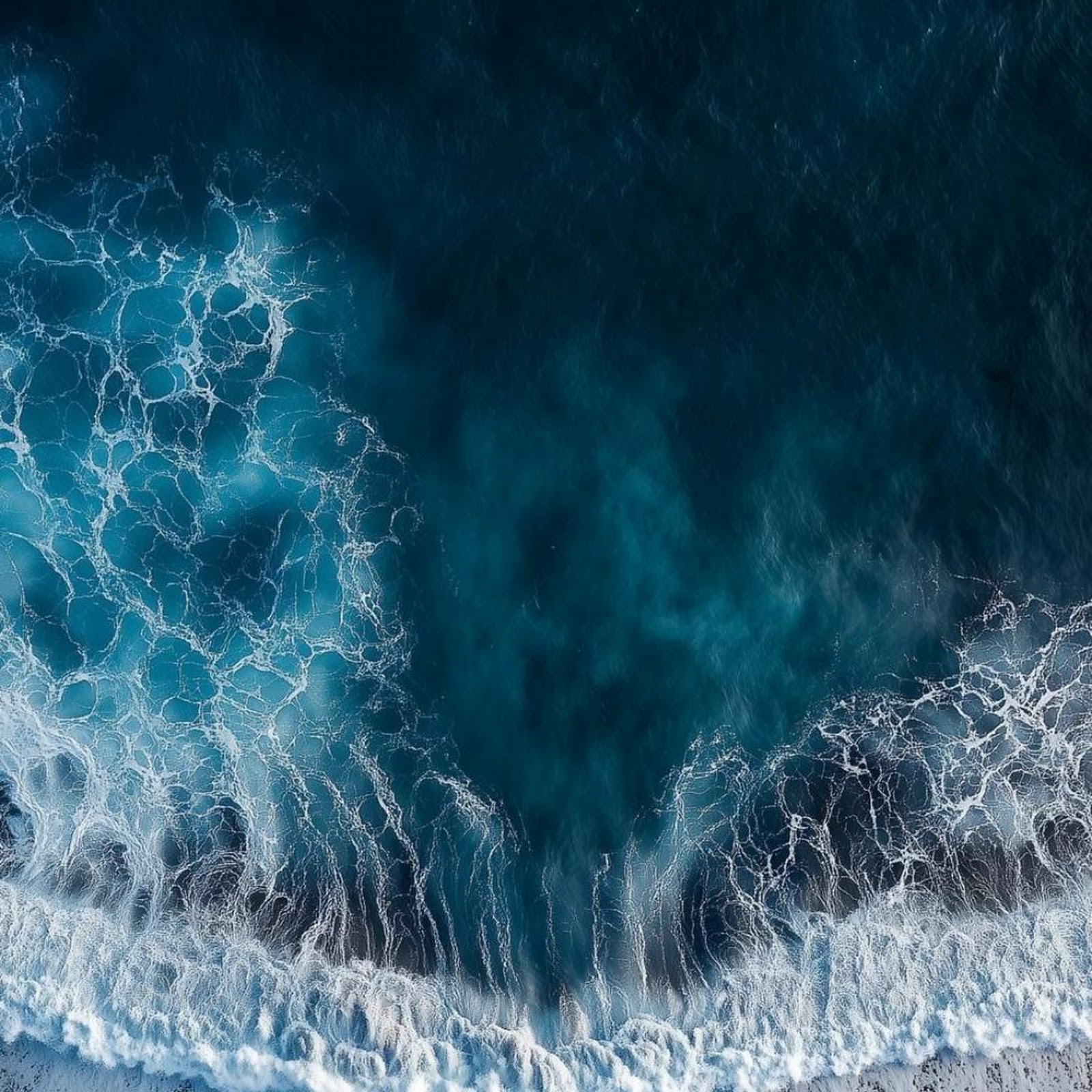 Download Ocean Waves On Black Beach Full HD iPhone