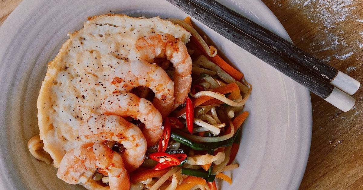 Mì Udon Xào Tôm Giá Hẹ