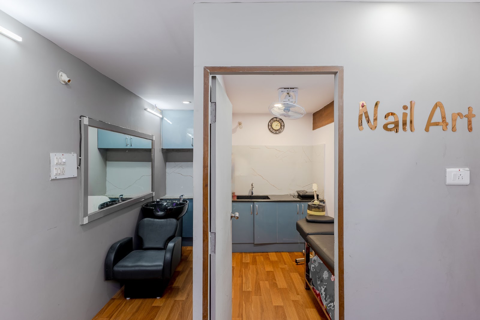 Ladies Saloon