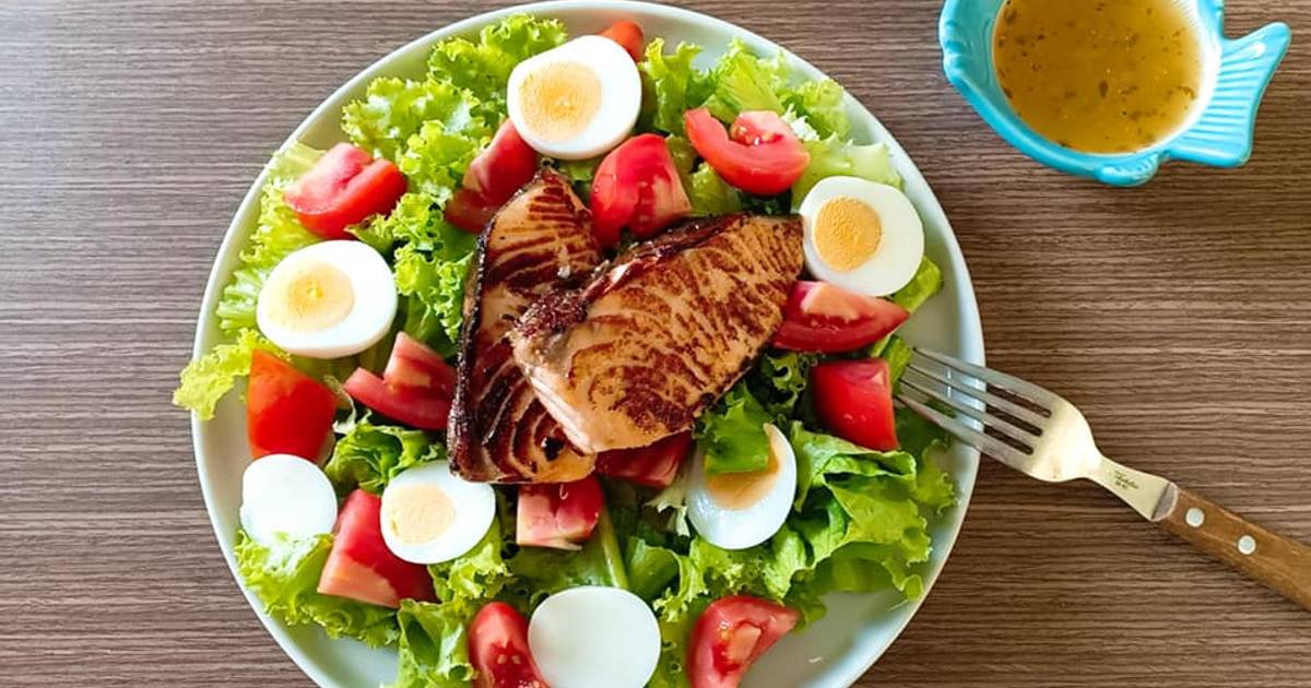 SALAD CÁ HỒI & SỐT CHANH DÂY