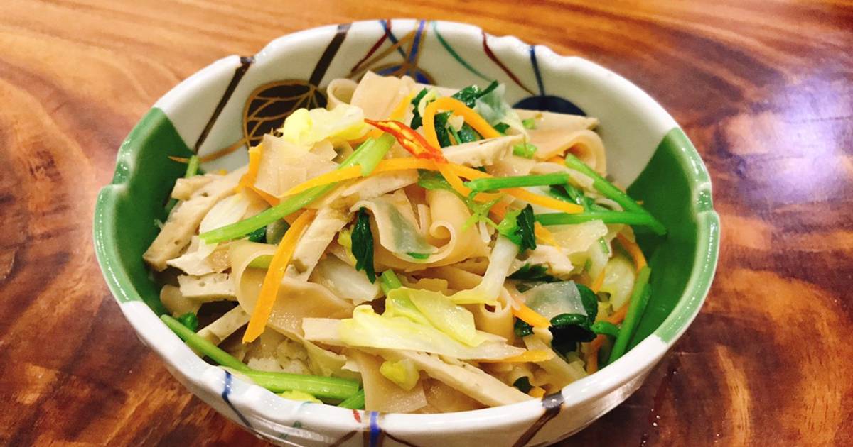Bánh đa đỏ xào cải bắp