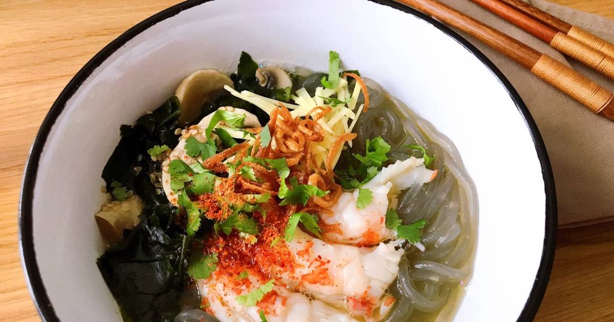 Miến Nấu Tôm Nấm và Rong Biển Wakame