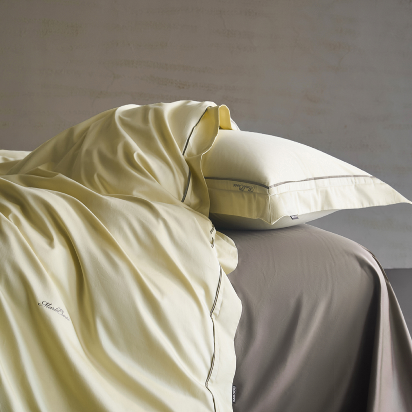 Long-staple cotton bedding set with embroidery