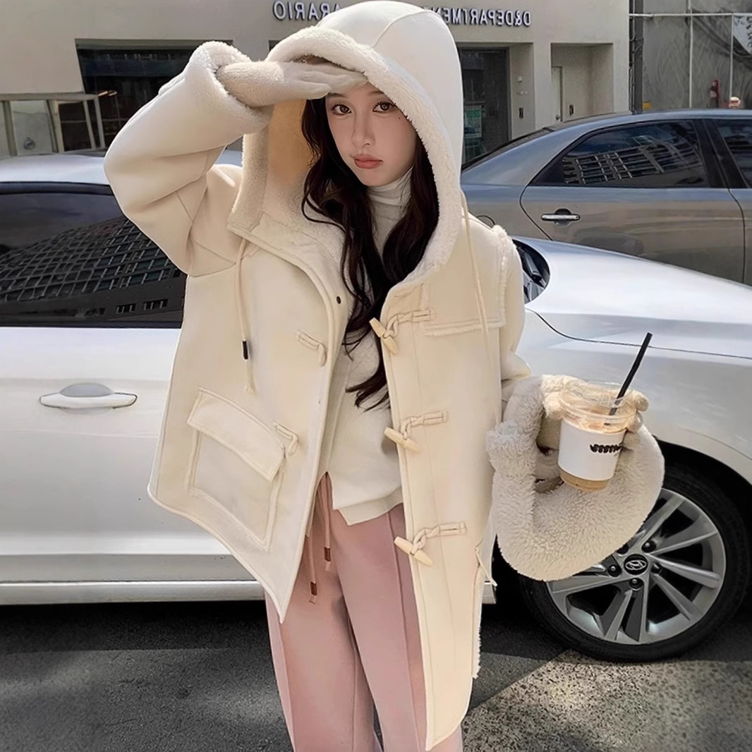 Lamb fleece coat with hood and toggle buttons