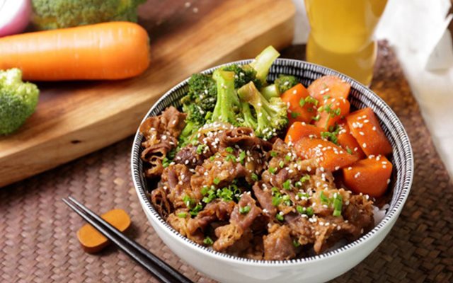 Thịt Bò Xào Rau Củ Kiểu Nhật
