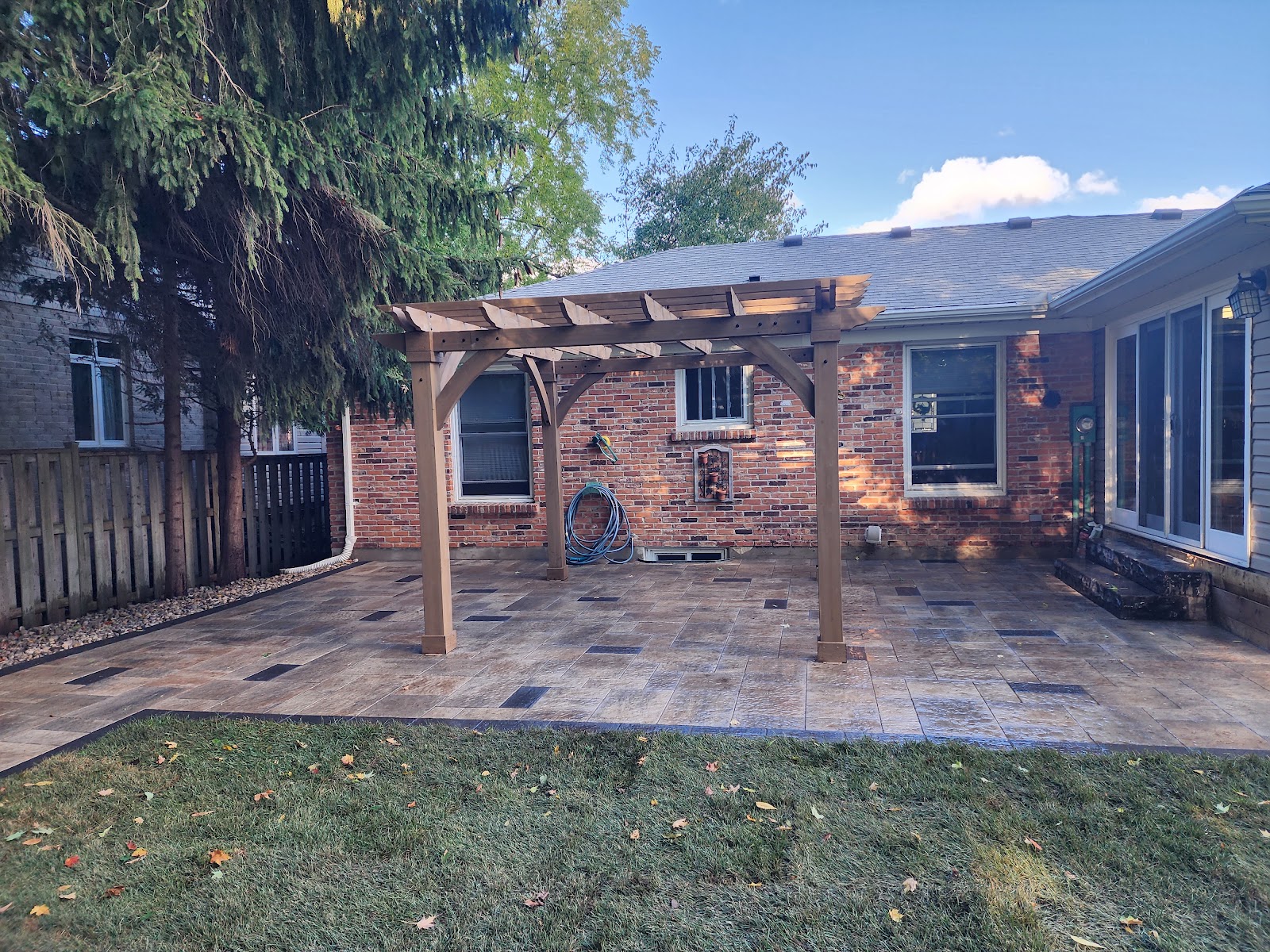 Side yard stone walkway and garden path in London, Ontario