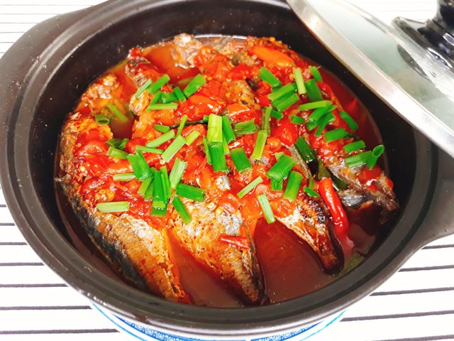 Cá Nục Kho Cà Chua
