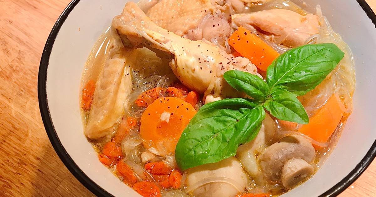 Gà Hầm Kỷ Tử Bún Tàu