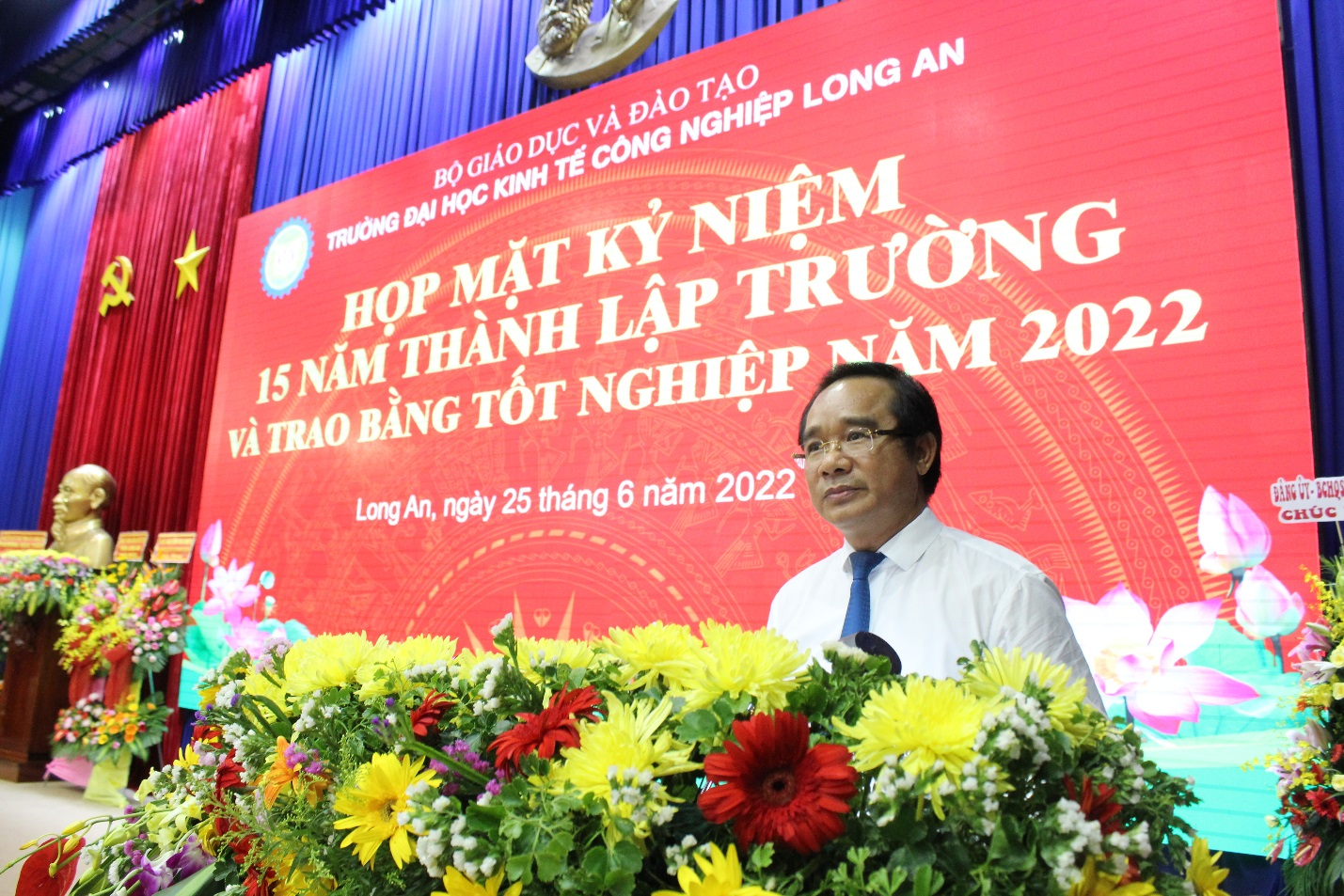 Bí thư Tỉnh ủy – Chủ tịch HĐND tỉnh – Nguyễn Văn Được nhấn mạnh, Đảng bộ và nhân dân tỉnh luôn kỳ vọng, đồng hành cùng hành trình tiến về phía trước của trường