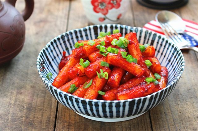 Bánh Gạo Sốt Tương Ớt Hàn Quốc