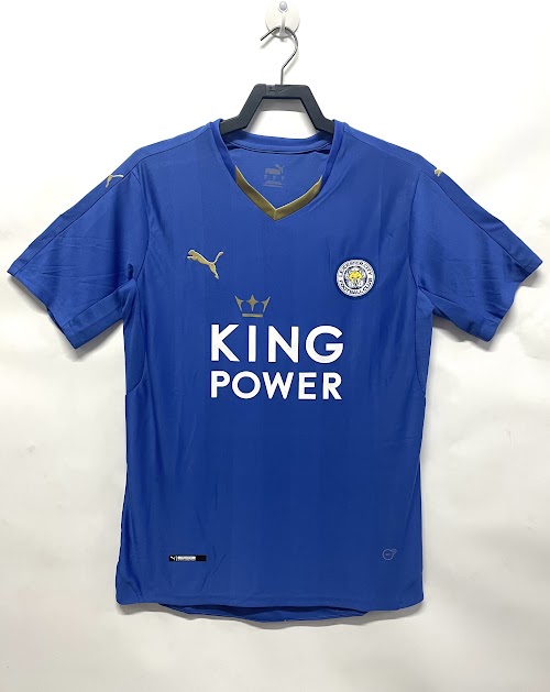 Equipación local del Leicester City 2015-16.jpeg