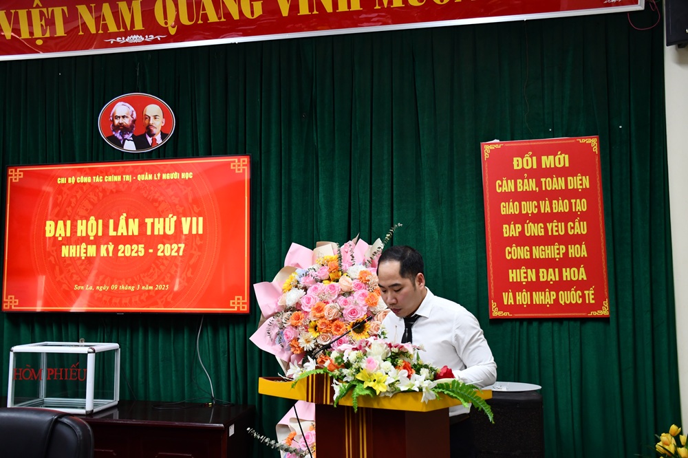 Đại hội Chi bộ Công tác chính trị - Quản lý người học, Trường Đại học Tây Bắc