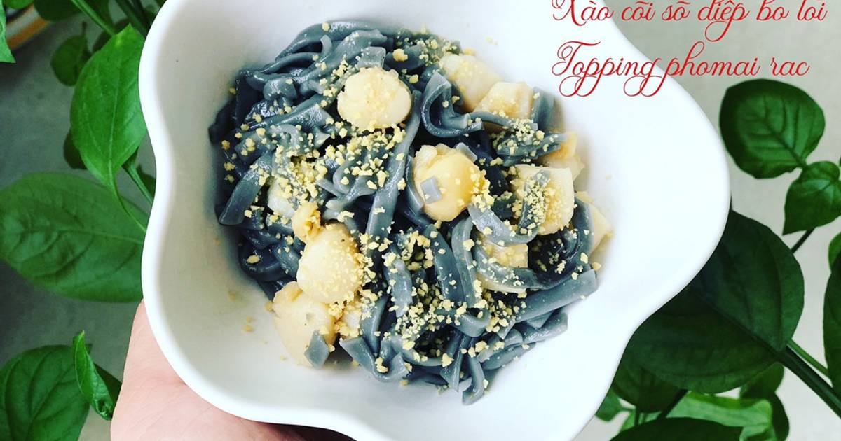 Mì than tre sò điệp xào bơ tỏi topping phomai rắc