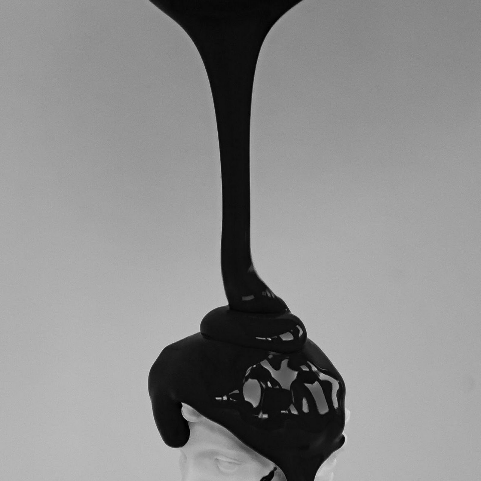Download Black Liquid Over White Bust Full HD iPhone
