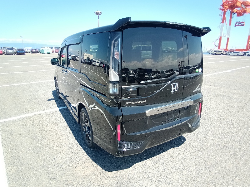 Honda Step Wagon Spada