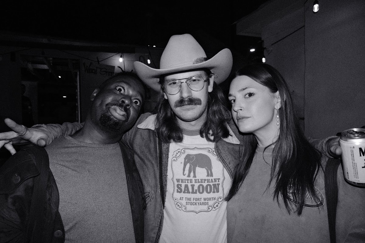 @tlau.photos_thelostandunfounds_2026-04-03_austin_last_night_noir_003