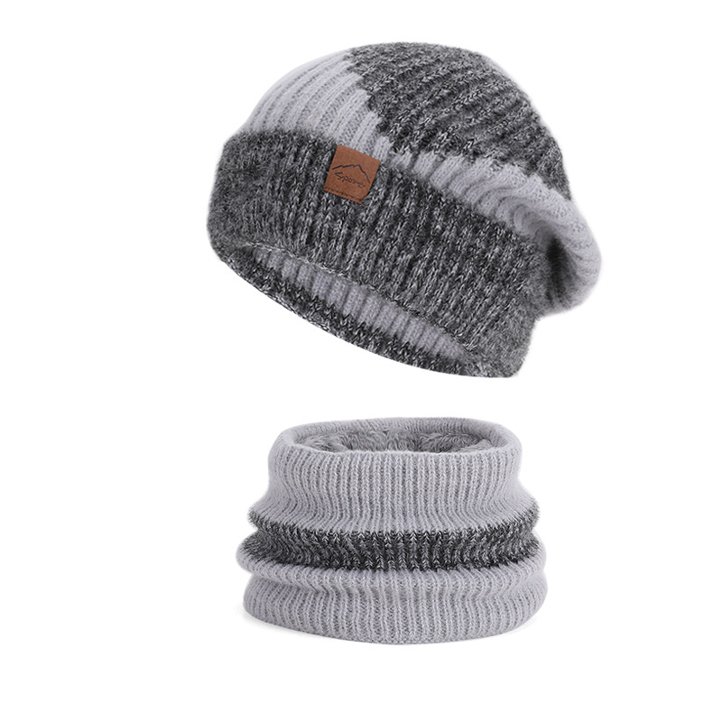 Strickmütze und Loop-Schal Set