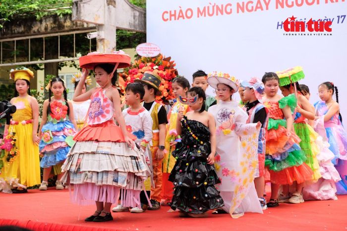 Phát triển toàn diện cho học sinh khuyết tật - Báo Tin Tức TTXVN
