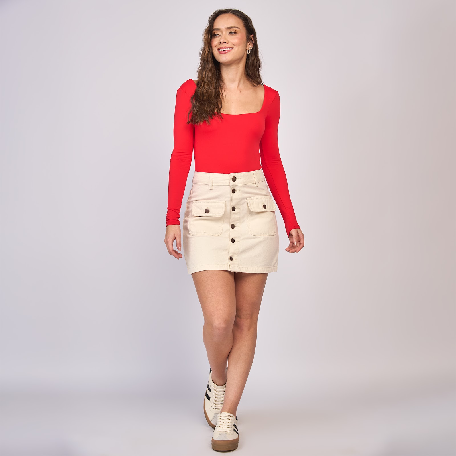 Falda dama rígida, color crudo