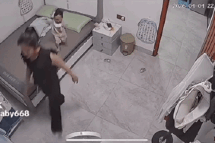 Người phụ nữ trông con nhỏ, camera ghi lại cảnh khiến ai cũng 'nóng mắt' - Tạp chí SaoStar