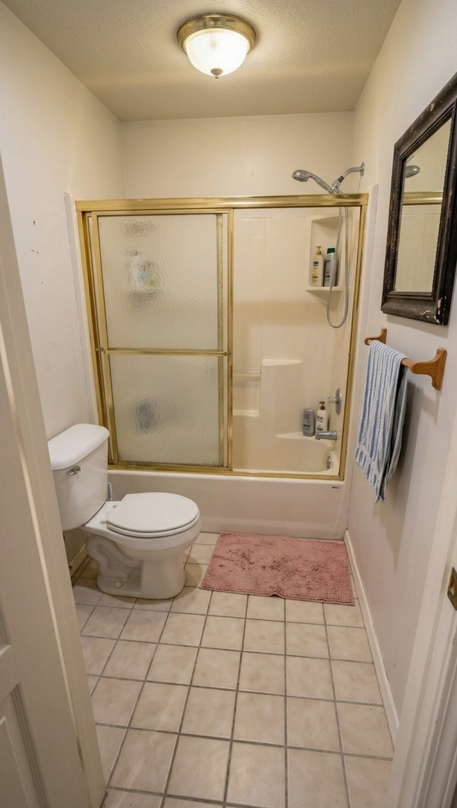 Bathroom before remodel