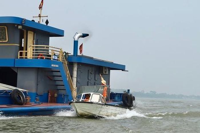 Hà Nội siết chặt quản lý giao thông đường thủy trước mùa mưa bão - Báo Sức Khỏe &amp; Đời Sống
