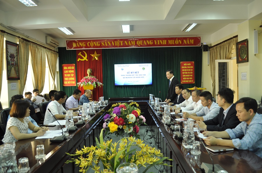 Ký kết thỏa thuận hợp tác đào tạo và nghiên cứu khoa học giữa Viện Khoa học Lâm nghiệp Việt Nam và Trường Đại học Tây Bắc
