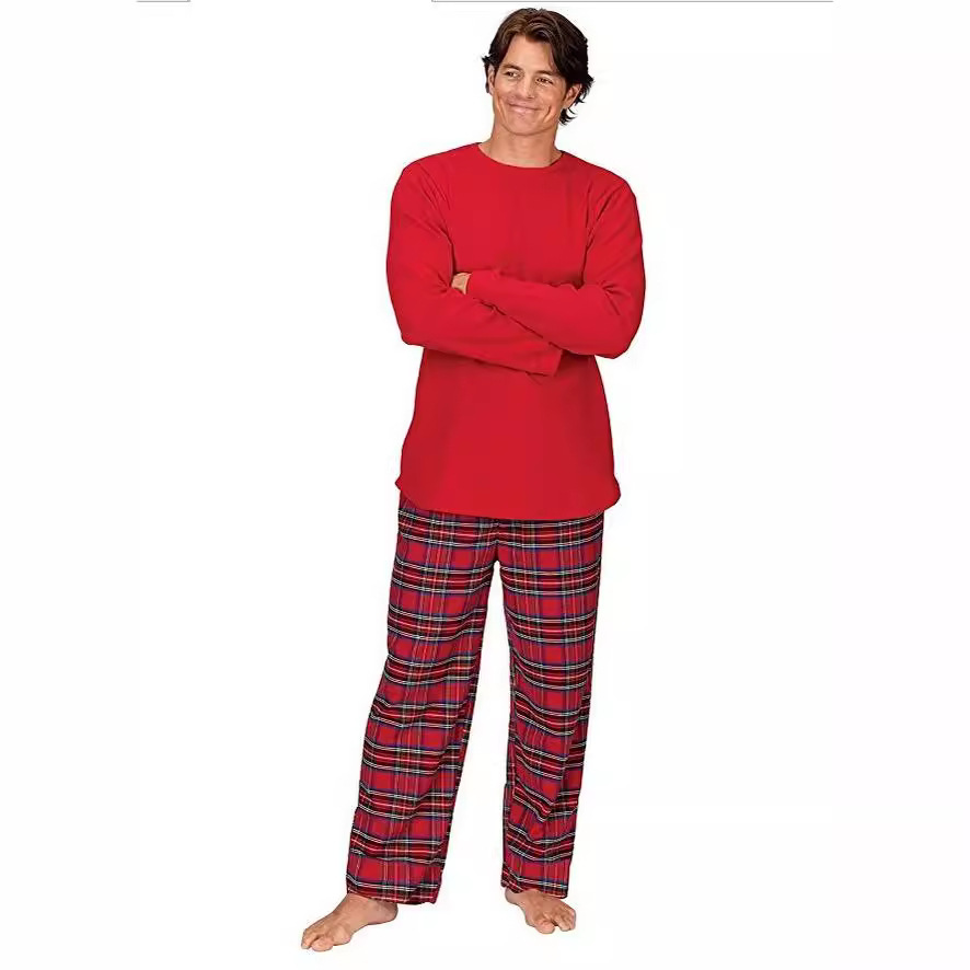 Weihnachts-Schlafanzug-Set mit Rentier-Motiv und Karomuster