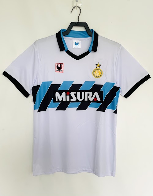 Equipación de visitante del Inter de Milán 1990-91.jpeg