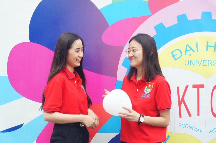 Giữ tâm lý thoải mái sẽ giúp các bạn vượt qua kỳ thi THPT nhẹ nhàng hơn