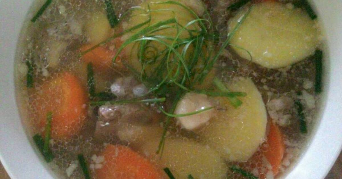 Canh xương với khoai tây