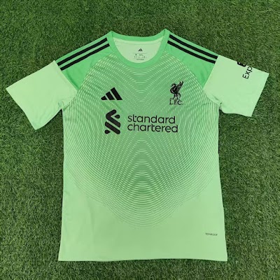 25-26 Liverpool Entrenamiento Verde.jpg