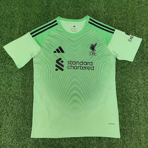 25-26 Liverpool Entrenamiento Verde.jpg