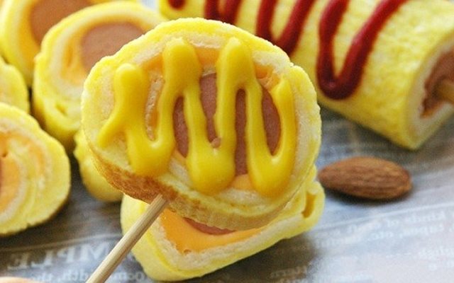 Bánh Mì Cuộn Trứng Phô Mai