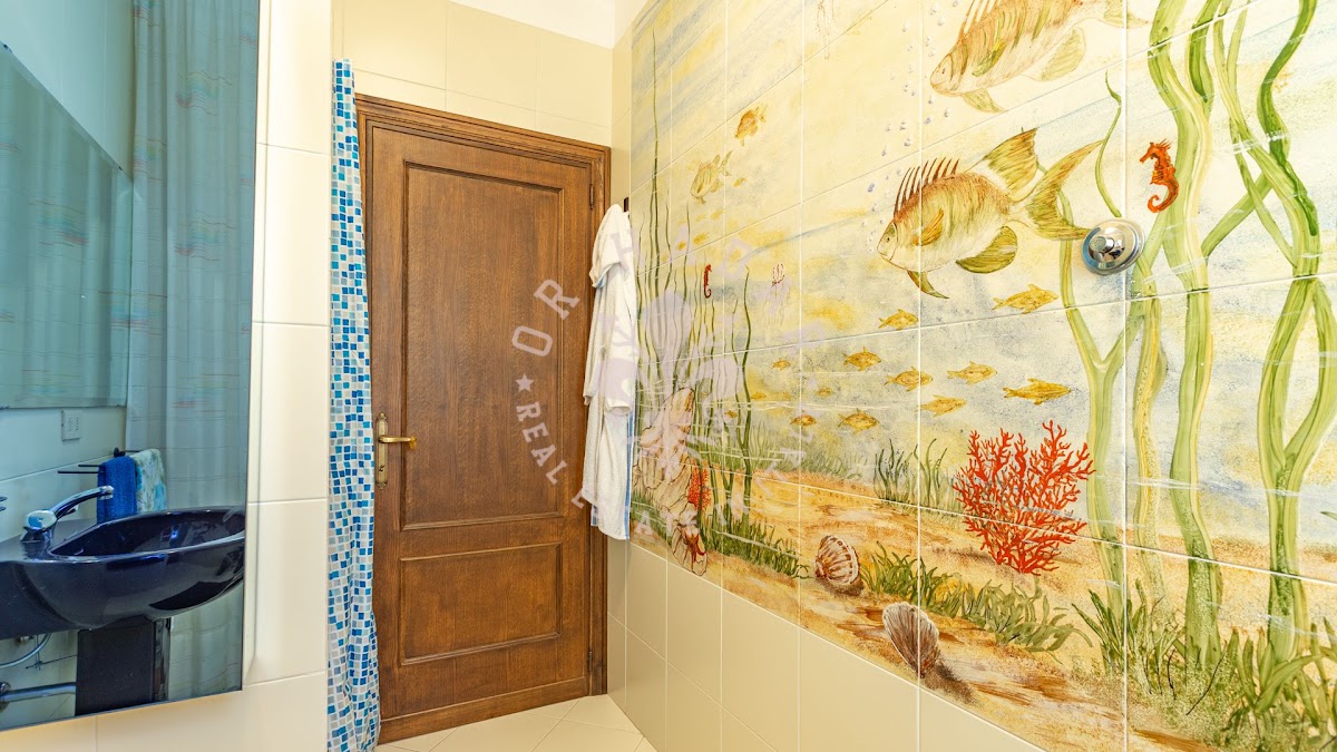 החמניות של ארינה (I Girasoli di Erina) — 23