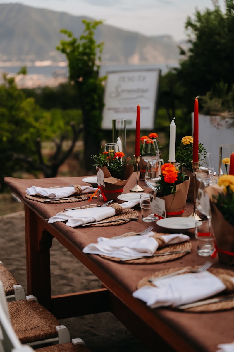 Long wedding table with Bay of Naples view at Tenuta Sorrentino