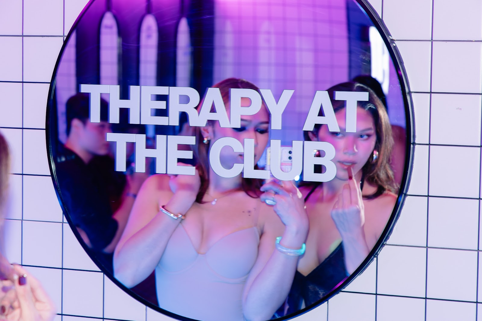 เริ่ด เริ่ด เริ่ด! เปิดคลับฉลอง Thailand - FLO Therapy at the Club Party แบบจอยกันสุดเหวี่ยง ฉลองอัลบั้มใหม่ และต้อนรับสาว ๆ แลนด์ดิ้งกรุงเทพฯ แสดงคอนเสิร์ตแรกในไทย