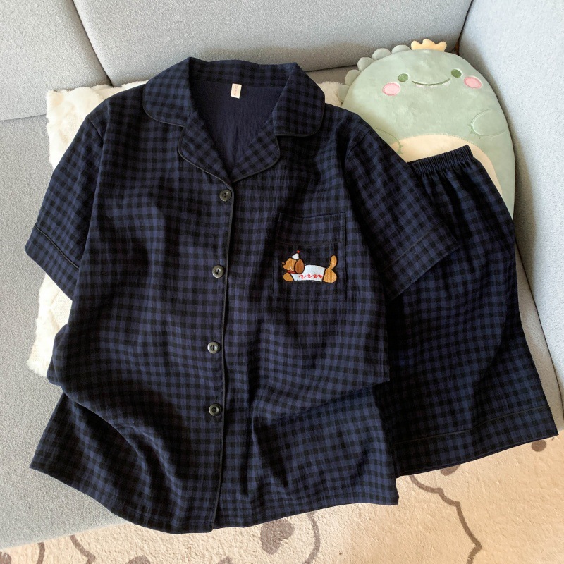 Lightweight men's pajamas, short-sleeved, with button placket