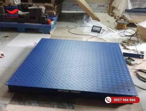 Cân sàn điện tử 1 tấn do Tân Phát sản xuất