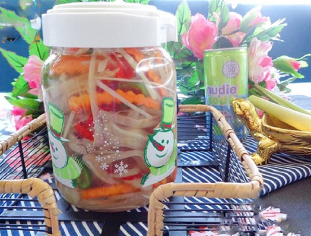 Tai Heo Ngâm Sả Ớt