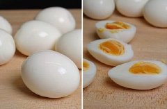 Trứng vịt mình mua về rửa sạch rồi đem luộc chín. Trứng chín bóc vỏ và cắt đôi quả trứng vịt.